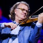 Andre Rieu checkt de sound voor het concert in de Ziggo Dome