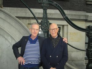 Choreograaf Hans Van Manen en partner Henk van Dijk