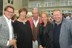 (RTL boulevard & Musical Tycoon) Albert Verlinde, (voormalig burgemeester Almere) Annemarie & man Gerlof Jorritsma, (Sofitel Legend The Grand Amsterdam) Nynke van der Berg & Kees Hogetoorn (Vlnr.) 